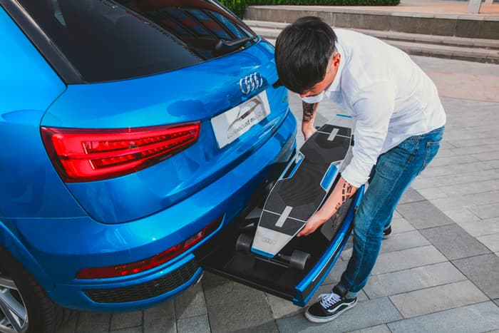 전자 퀵보드와 결합한 ‘Audi Q3’
